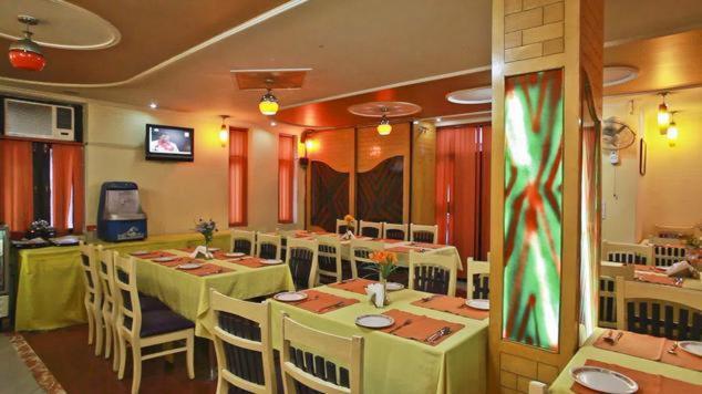 Sun Hotel Haridwār Extérieur photo